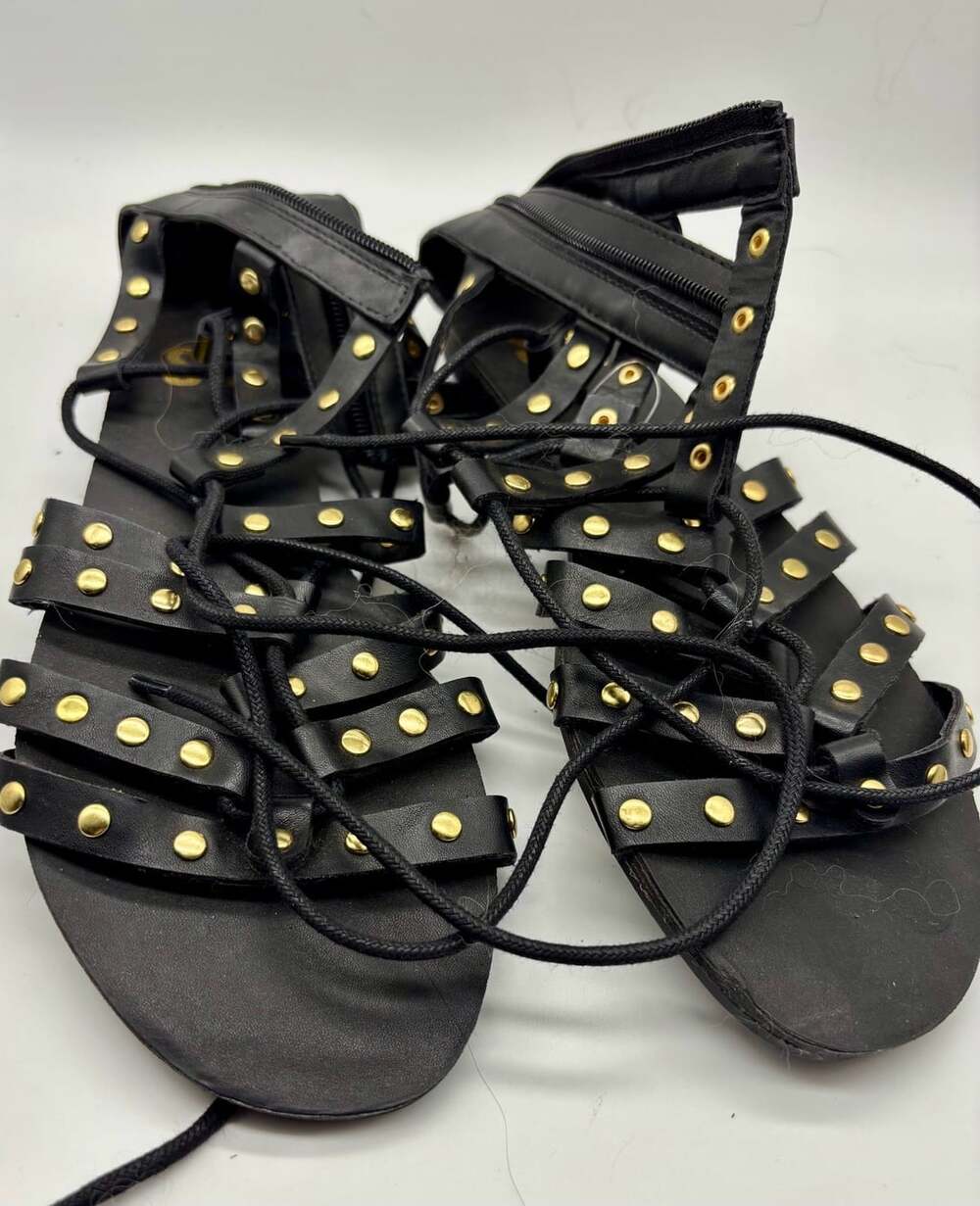 Steve Madden Meredith Black Studded Gladiator Sandals Size 8